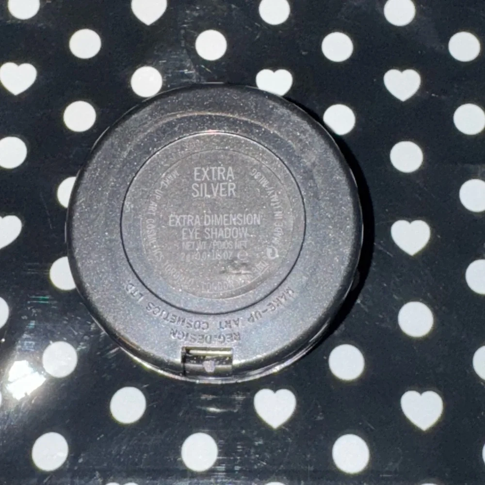 Mac Extra Dimension Eye Shadow in Extra Silver